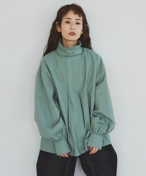 Libra Cue(リブラ キュー)の「タックボリュームハイネックブラウス(シャツ/ブラウス・レディース・グリーン/チャコールグレー/ベージュ・FREE)」の21枚目の写真
