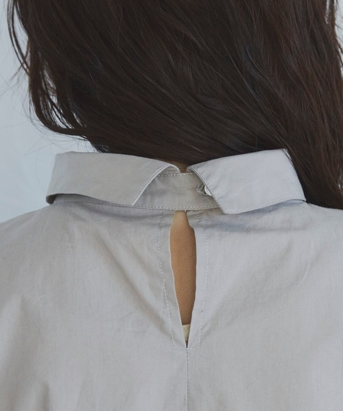 Libra Cue(リブラ キュー)の「タックボリュームハイネックブラウス(シャツ/ブラウス・レディース・グリーン/チャコールグレー/ベージュ・FREE)」の10枚目の写真