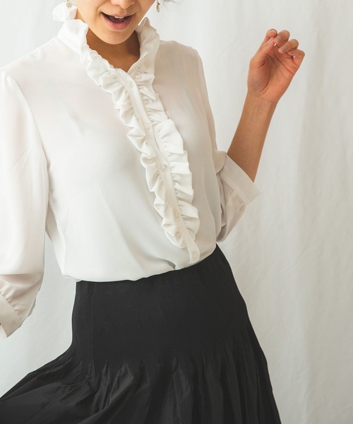 NARACAMICIE(ナラカミーチェ)の「ソフトジョーゼット衿フリルブラウス(シャツ/ブラウス・レディース・ベージュ/オフホワイト/イエロー・MEDIUM/LARGE/SMALL/XXX-LARGE/XX-LARGE/X-LARGE)」の8枚目の写真