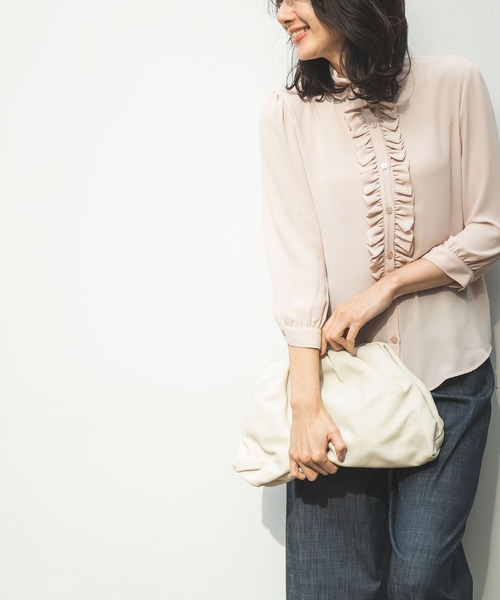 NARACAMICIE(ナラカミーチェ)の「ソフトジョーゼット衿フリルブラウス(シャツ/ブラウス・レディース・ベージュ/オフホワイト/イエロー・MEDIUM/LARGE/SMALL/XXX-LARGE/XX-LARGE/X-LARGE)」の13枚目の写真