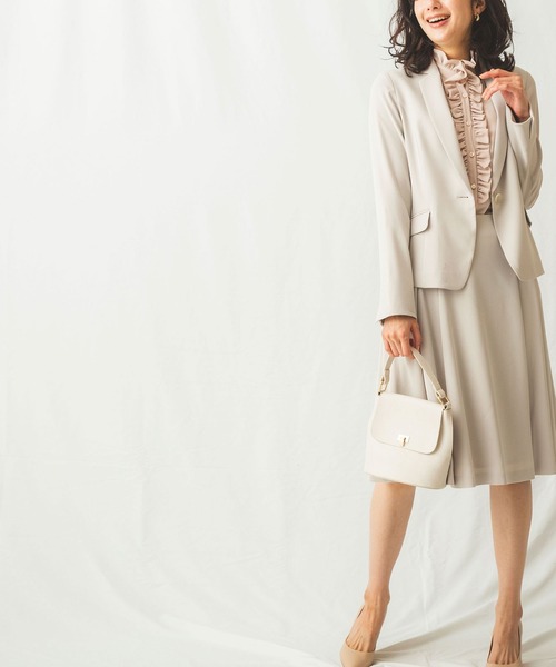 NARACAMICIE(ナラカミーチェ)の「ソフトジョーゼット衿フリルブラウス(シャツ/ブラウス・レディース・ベージュ/オフホワイト/イエロー・MEDIUM/LARGE/SMALL/XXX-LARGE/XX-LARGE/X-LARGE)」の17枚目の写真