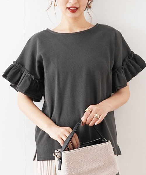 Futier land(フューティアランド)の「袖フリルワッフルTシャツ(Tシャツ/カットソー・レディース・ホワイト/ベージュ/モカ/チャコール・MEDIUM)」の2枚目の写真