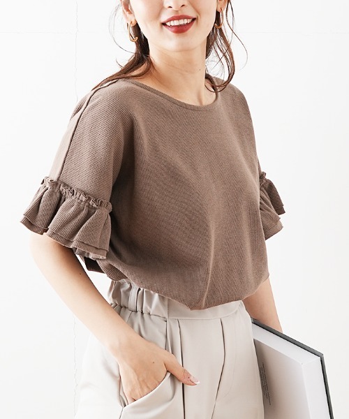 Futier land(フューティアランド)の「袖フリルワッフルTシャツ(Tシャツ/カットソー・レディース・ホワイト/ベージュ/モカ/チャコール・MEDIUM)」の3枚目の写真