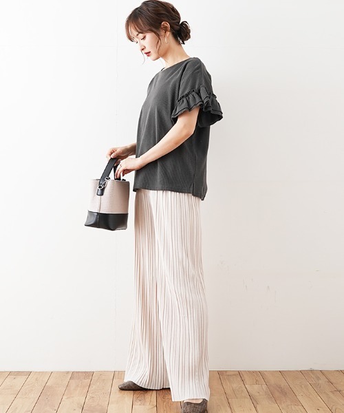 Futier land(フューティアランド)の「袖フリルワッフルTシャツ(Tシャツ/カットソー・レディース・ホワイト/ベージュ/モカ/チャコール・MEDIUM)」の8枚目の写真