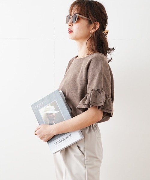 Futier land(フューティアランド)の「袖フリルワッフルTシャツ(Tシャツ/カットソー・レディース・ホワイト/ベージュ/モカ/チャコール・MEDIUM)」の21枚目の写真