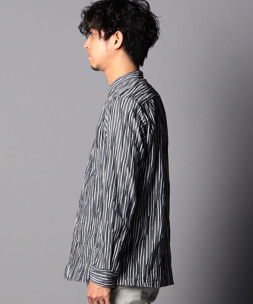 Stutostein Nolley's（シュテットシュタインノーリーズ）の「スキッパーバンドカラーシャツ（シャツ/ブラウス・メンズ・グレイッシュベージュ/ネイビー・S/L/M）」の4枚目の写真