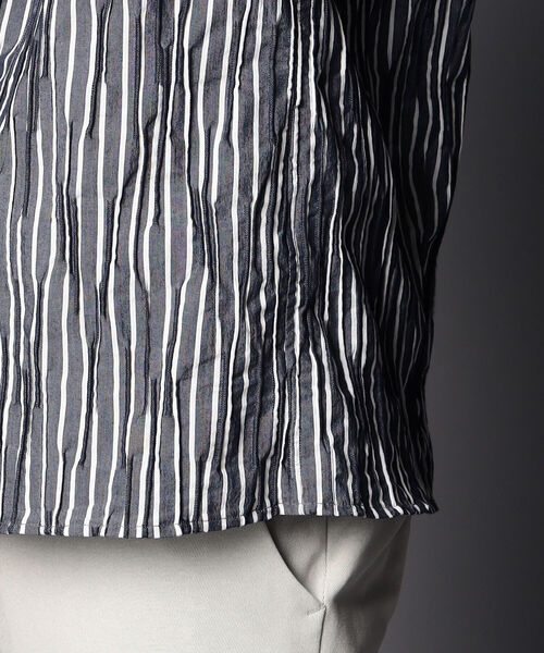 Stutostein Nolley's（シュテットシュタインノーリーズ）の「スキッパーバンドカラーシャツ（シャツ/ブラウス・メンズ・グレイッシュベージュ/ネイビー・S/L/M）」の8枚目の写真