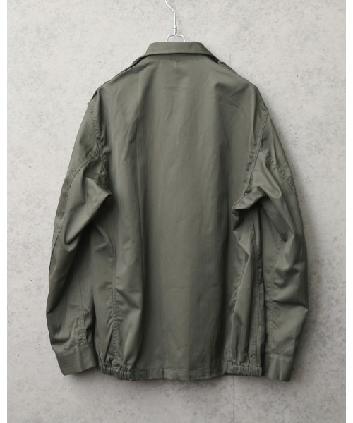 MILITARY（ミリタリー）の「実物 新品 デッドストック フランス軍 F-1ジャケット 2ポケット（ミリタリージャケット・メンズ・オリーブ・120L）」の4枚目の写真