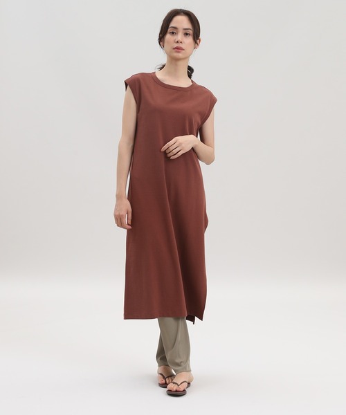 INED(イネド)の「バックシャンロングチュニック(ワンピース・レディース・ブラック/ブラウン/オフホワイト/カーキ・9号)」の3枚目の写真