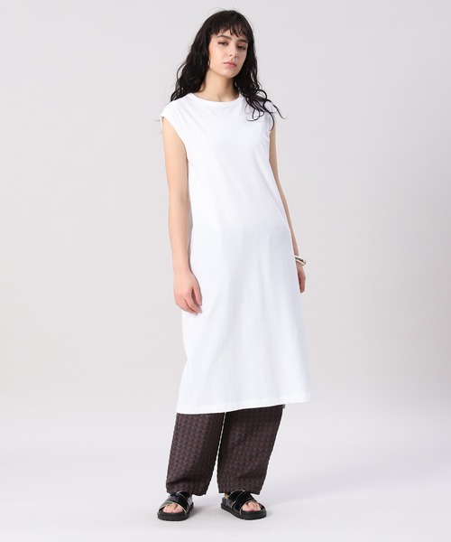 INED(イネド)の「バックシャンロングチュニック(ワンピース・レディース・ブラック/ブラウン/オフホワイト/カーキ・9号)」の1枚目の写真