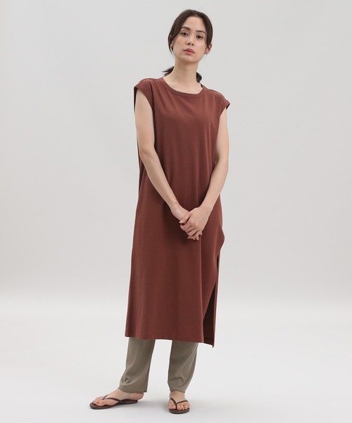 INED(イネド)の「バックシャンロングチュニック(ワンピース・レディース・ブラック/ブラウン/オフホワイト/カーキ・9号)」の14枚目の写真