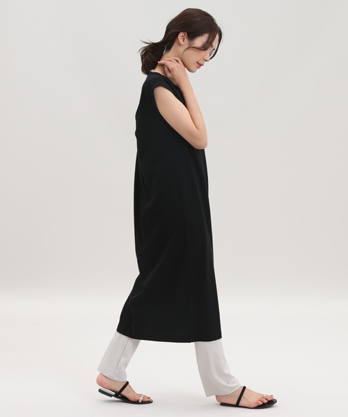 INED(イネド)の「バックシャンロングチュニック(ワンピース・レディース・ブラック/ブラウン/オフホワイト/カーキ・9号)」の17枚目の写真