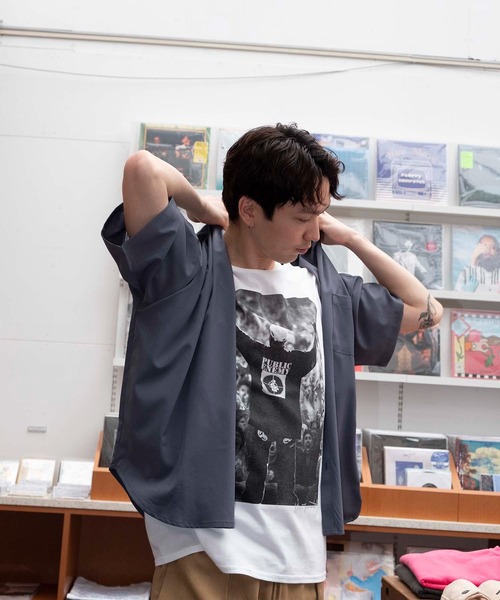 bonjour bonsoir（ボンジュール　ボンソワール）の「【bonjour bonsoir】バンドカラー半袖シャツ（シャツ/ブラウス・メンズ・ベージュ/サックスブルー/グリーン/スミクロ・M/L/XL）」の16枚目の写真