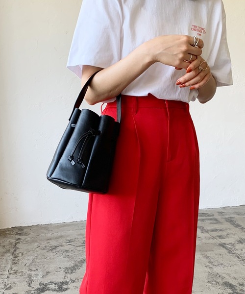 LIAN(リアン)の「【Made in Japan】レザーパネルラウンドハンドバッグ(ハンドバッグ・レディース・オフホワイト/ブラック/ブラウン・FREE)」の9枚目の写真