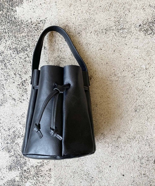 LIAN(リアン)の「【Made in Japan】レザーパネルラウンドハンドバッグ(ハンドバッグ・レディース・オフホワイト/ブラック/ブラウン・FREE)」の13枚目の写真