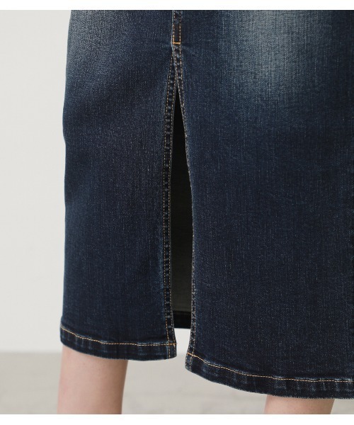 AZUL by moussy(アズールバイマウジー)の「デニムロングスカート(デニムスカート・レディース・ベージュ・LARGE)」の4枚目の写真