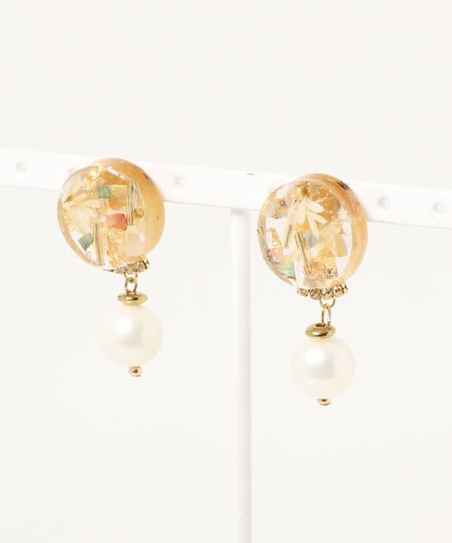 tone(トーン)の「【よひらのはな】天然石とお花のパールピアス(ピアス(両耳用)・レディース・パープル/イエロー/ブルー・FREE)」の1枚目の写真