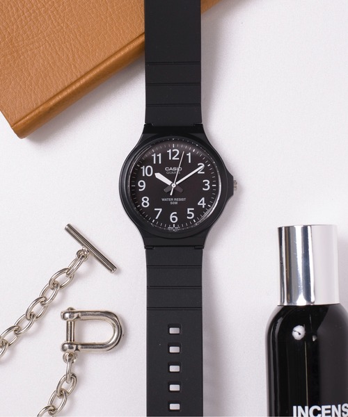CASIO(カシオ)の「【CASIO】腕時計 MW-240 WQ(アナログ腕時計・レディース・ホワイト系1/ブラック系1/ブラック系2/ブラック系3/ブラック系5/ブラック系6/ブラック系7/ブラック系4/ホワイト系その他2・FREE)」の1枚目の写真