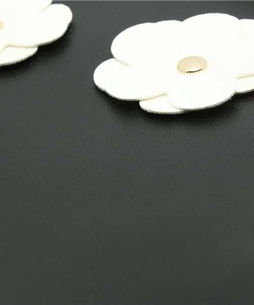 CIAOPANIC（チャオパニック）の「【VOTAN TOKYO】お花クラッチ（クラッチバッグ・レディース・ベージュ/ブラック・FREE）」の10枚目の写真