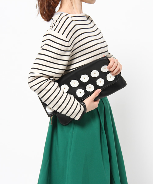 CIAOPANIC（チャオパニック）の「【VOTAN TOKYO】お花クラッチ（クラッチバッグ・レディース・ベージュ/ブラック・FREE）」の3枚目の写真