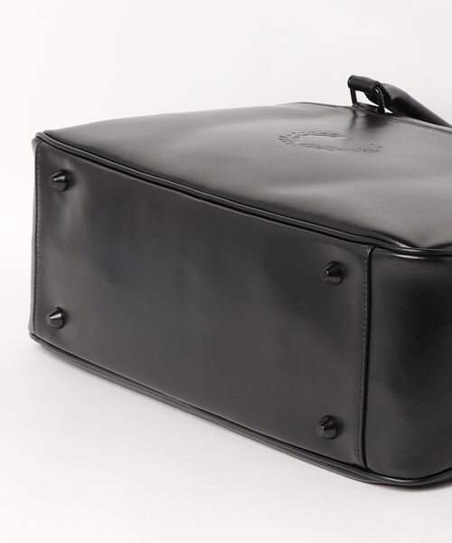 FRED PERRY(フレッドペリー)の「Laurel Wreath Leather Holdall(ボストンバッグ・メンズ・ブラック・ONE SIZE)」の3枚目の写真