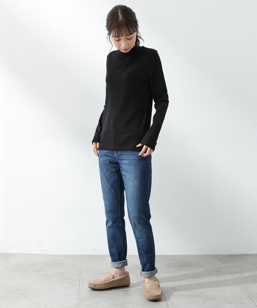 Honeys(ハニーズ)の「ハイネックTシャツ(Tシャツ/カットソー・レディース・ライトベージュ/ダークベージュ/ブラック/ボルドー/スミクロ/ブルーグレー/ピンク系その他・M/L/S)」の8枚目の写真