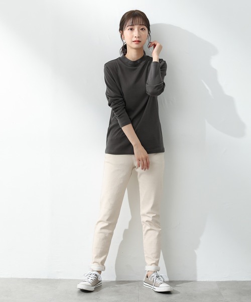 Honeys(ハニーズ)の「ハイネックTシャツ(Tシャツ/カットソー・レディース・ライトベージュ/ダークベージュ/ブラック/ボルドー/スミクロ/ブルーグレー/ピンク系その他・M/L/S)」の10枚目の写真