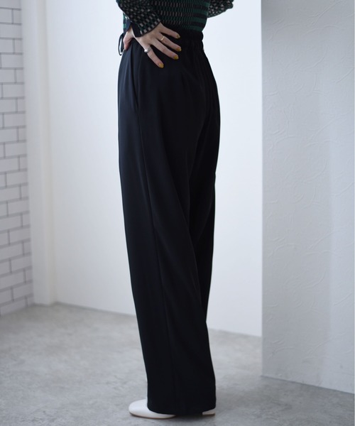 Eimee Law（エイミーロウ）の「バイカラーパンツ（その他パンツ・レディース・グリーン/ダークブルー/ブラック/アイボリー/ライトイエロー/ネイビー・38）」の12枚目の写真