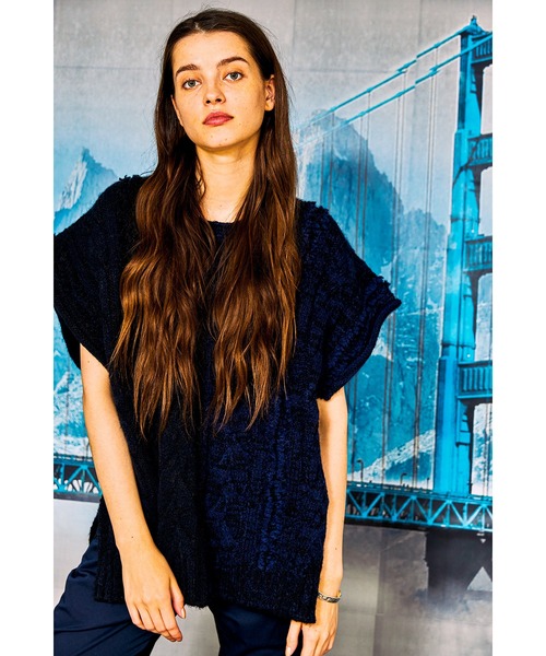 AlexanderLeeChang（アレキサンダーリーチャン）の「AlexanderLeeChang アレキサンダーリーチャン / BIG KNIT VEST ビッグシルエットケーブルニットベスト / AC062103（ベスト・メンズ・グレー/バーガンディー/ブラック・3/2）」の5枚目の写真