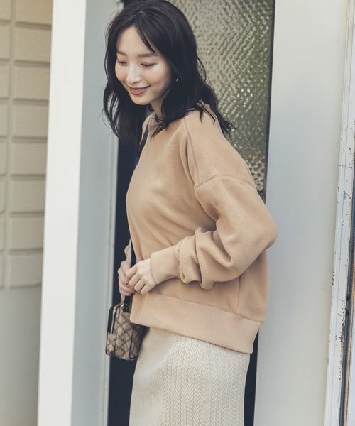 Andemiu（アンデミュウ）の「【WEB限定】ボアカットプルオーバー258795（スウェット・レディース・アイボリー/ベージュ/ネイビー・FREE）」の4枚目の写真