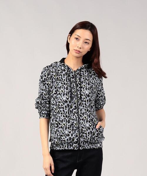 国内外の人気 agnes b.（アニエスベー）の「JGY7 VESTE レオパード柄ジップ ジャケット・アウター