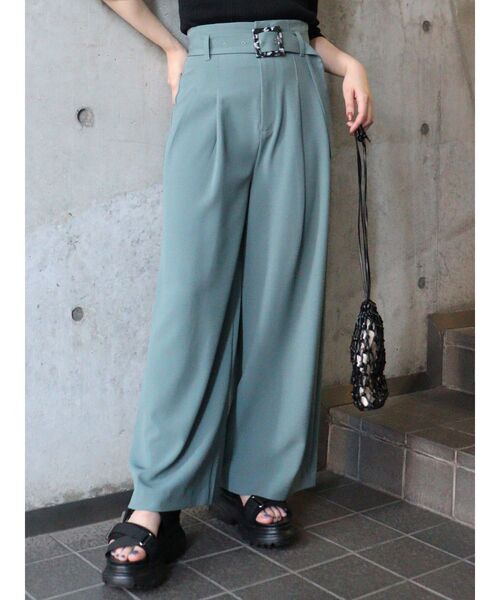 MURUA（ムルーア）の「ハイウエストタックワイドパンツ（その他パンツ・レディース・グレー/イエロー/グリーン/アイボリー・1/2）」の3枚目の写真