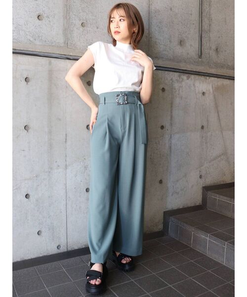 MURUA（ムルーア）の「ハイウエストタックワイドパンツ（その他パンツ・レディース・グレー/イエロー/グリーン/アイボリー・1/2）」の7枚目の写真