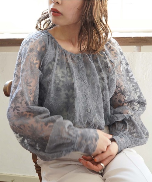 archives(アルシーヴ)の「【新色追加】ボリュームギャザーチュールブラウス(シャツ/ブラウス・レディース・ブラック/ブルー/グリーン/アイボリー/モカ・MEDIUM)」の6枚目の写真