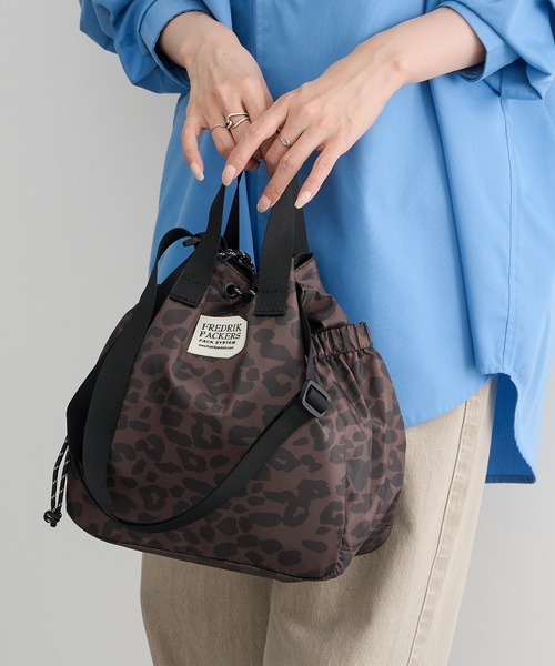 FREDRIK PACKERS（フレドリックパッカーズ）の「26SS別注新色展開！【FREDRIK PACKERS】BLOOM SHOULDER NYLON 2WAYトート ショルダーバッグ フレドリックパッカーズ（ショルダーバッグ・レディース・ブラック/ベージュ/グレー/レオパード/パープル/グリーン/ネイビー/グリーン系2/ブラック系その他2/ブラック系その他3/ブラウン/その他2・FREE）」の11枚目の写真