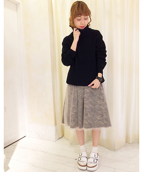 one after another NICE CLAUP（ワンアフターアナザーナイスクラップ）の「【non-no5月号掲載　ナイスクラップ】リバーシブル柄チュールスカート（スカート・レディース・オフホワイト/ネイビー/ベージュ・FREE）」の15枚目の写真