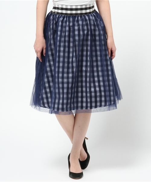 one after another NICE CLAUP（ワンアフターアナザーナイスクラップ）の「【non-no5月号掲載　ナイスクラップ】リバーシブル柄チュールスカート（スカート・レディース・オフホワイト/ネイビー/ベージュ・FREE）」の3枚目の写真