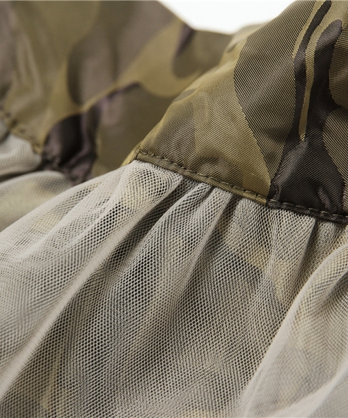 one after another NICE CLAUP（ワンアフターアナザーナイスクラップ）の「【non-no5月号掲載　ナイスクラップ】リバーシブル柄チュールスカート（スカート・レディース・オフホワイト/ネイビー/ベージュ・FREE）」の4枚目の写真