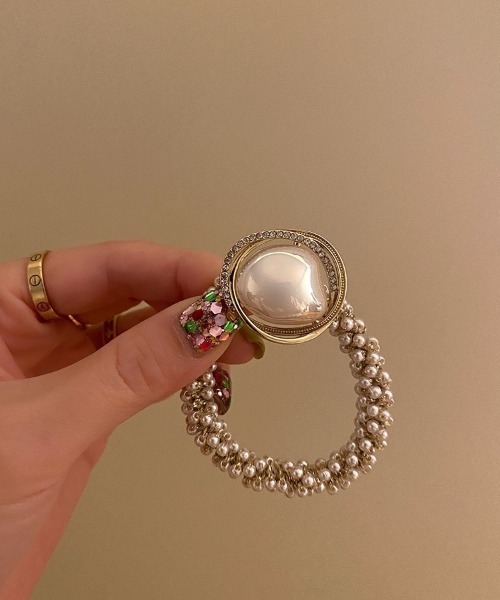 LAC-VERT（ラック・ヴェール）の「パールビジューヘアゴム（ヘアゴム・レディース・ゴールド・FREE）」の5枚目の写真