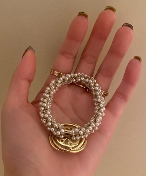LAC-VERT（ラック・ヴェール）の「パールビジューヘアゴム（ヘアゴム・レディース・ゴールド・FREE）」の6枚目の写真