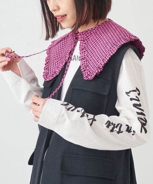 Firsthand（ファーストハンド）の「Firsthand/ファーストハンド Ganni / ガニー　Seersucker Coller / つけ襟（付け襟・レディース・ピンク・ONE SIZE）」の4枚目の写真