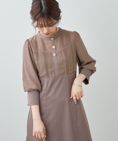 natural couture（ナチュラルクチュール）の「【WEB限定】パーティーシーンで映える　ビジュー釦異素材バルーン袖ワンピース（ドレス・レディース・ブラック/ベージュ/モカ・FREE）」の12枚目の写真