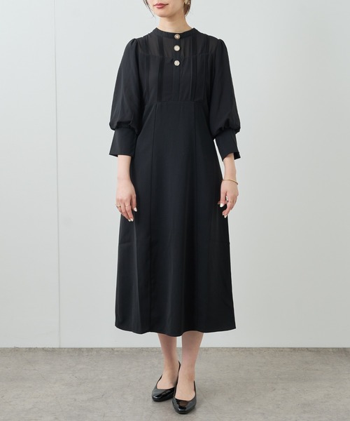 natural couture（ナチュラルクチュール）の「【WEB限定】パーティーシーンで映える　ビジュー釦異素材バルーン袖ワンピース（ドレス・レディース・ブラック/ベージュ/モカ・FREE）」の5枚目の写真