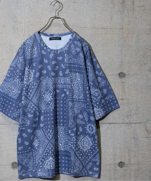 JOHN'S CLOSET(ジョンズクローゼット)の「【50】Sublimation Printing総柄ビッグTシャツ(Tシャツ/カットソー・メンズ・ホワイト系その他/パープル系その他/ブラック系その他/ブルー系その他/ネイビー系・FREE)」の1枚目の写真