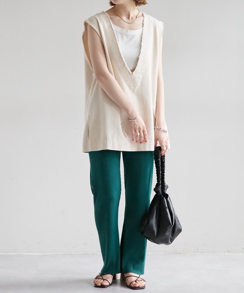 DISCOAT(ディスコート)の「【WEB限定】リブカットパンツ(その他パンツ・レディース・アイボリー/ブラック/グレー/グリーン・SMALL/MEDIUM/LARGE)」の4枚目の写真