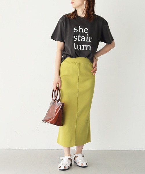 【shemoshelly】5.6オンスオリジナルスローガンロゴTシャツ