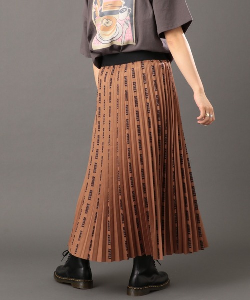 AVIREX（アヴィレックス）の「【直営店限定】PLEATED SKIRT LOGO/ プリーツスカート ロゴ（スカート・レディース・チャコールグレー/ブラウン・FREE）」の5枚目の写真