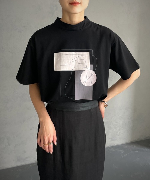 &g'aime(アンジェム)の「【&g’aime】アートプリントTシャツ(Tシャツ/カットソー・レディース・ホワイト/ブラック・FREE)」の2枚目の写真