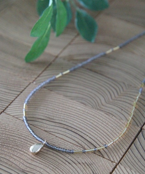 LEPSIM（レプシィム）の「カラービーズネックレス　282875（ネックレス・レディース・グレー系その他/ブラウン系その他/ピンク系その他・ONE SIZE）」の2枚目の写真