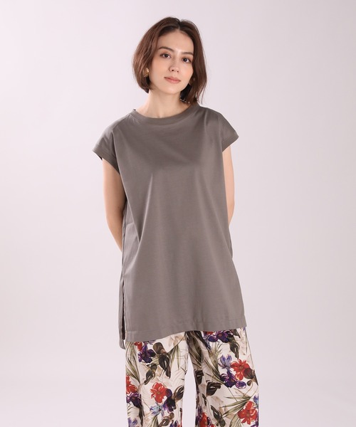 INED（イネド）の「チュニックカットソー（Tシャツ/カットソー・レディース・ベージュ/カーキ/スミクロ・9号）」の2枚目の写真